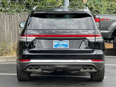 Used 2025 Lincoln Aviator Reserve w/ Equipment Group 201A image 8