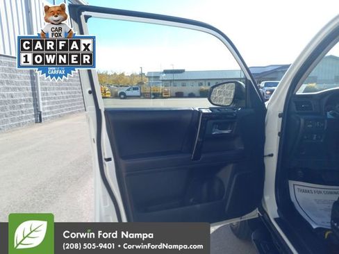 Used 2022 Toyota 4Runner TRD Off-Road Premium image 10