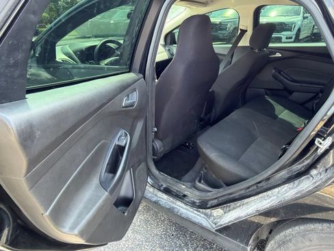 Used 2016 Ford Focus SE FWD image 10