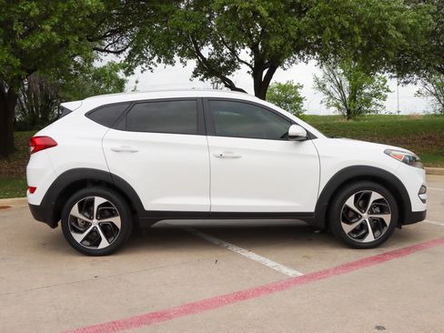 Used 2016 Hyundai Tucson Sport image 8