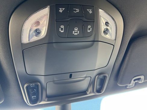 New 2026 Chrysler Pacifica Select image 32