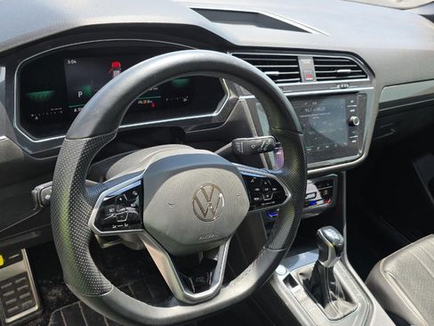 Used 2022 Volkswagen Tiguan SE R-Line FWD image 12