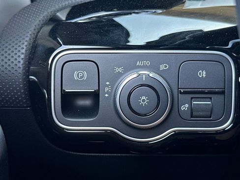 New 2025 Mercedes-Benz CLA 35 AMG 4MATIC image 27