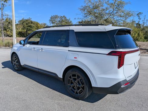 New 2026 Kia Carnival SX Prestige image 7