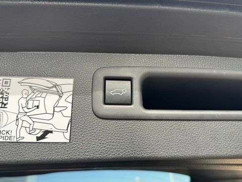 Used 2022 Toyota Highlander Platinum image 50