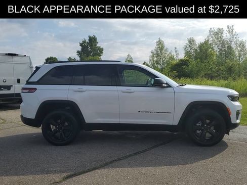 Used 2025 Jeep Grand Cherokee Limited w/ Black Appearance Package AWD/4WD image 7
