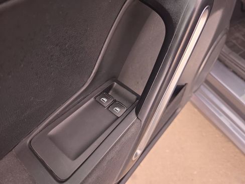 Used 2019 Volkswagen Beetle 2.0T image 12