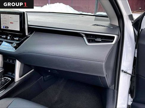 Certified 2025 Toyota Corolla Cross XLE image 19