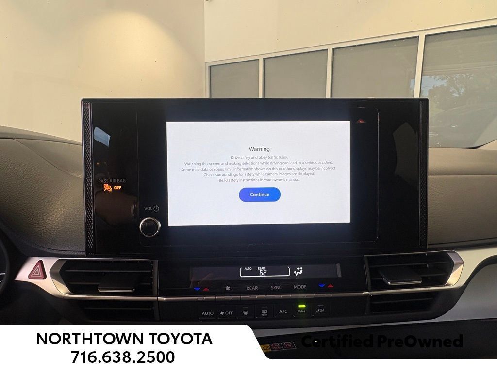 Used 2025 Toyota Sienna LE w/ LE Plus Package AWD/4WD image 26