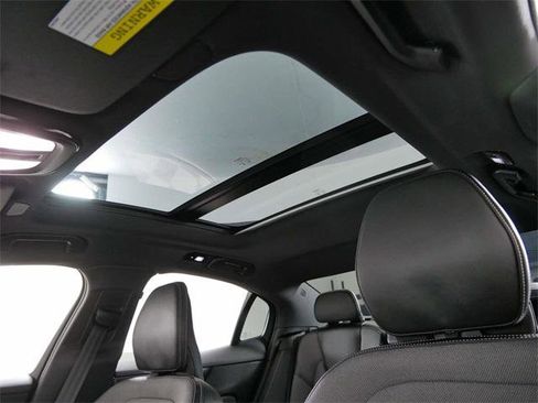 Used 2024 Volvo S60 B5 Plus image 21