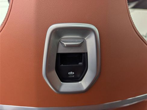 Used 2023 BMW 760i xDrive w/ Parking Assistance Package image 17