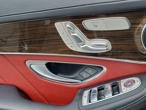 Used 2023 Mercedes-Benz GLC 300 4MATIC Coupe image 26