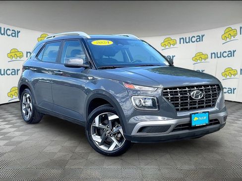 Used 2024 Hyundai Venue SEL FWD image 1
