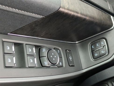 New 2026 Ford F250 Lariat w/ Black Appearance Package image 29