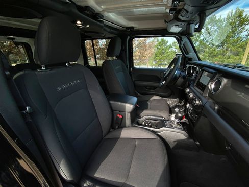 Used 2023 Jeep Wrangler Unlimited Sahara image 13