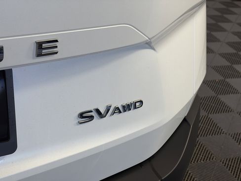 Used 2021 Nissan Rogue SV w/ Premium Package image 17