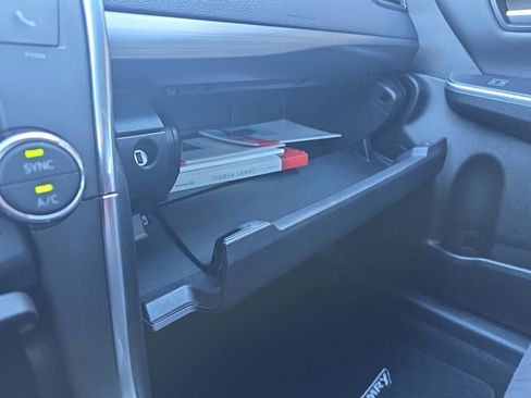 Used 2016 Toyota Camry LE image 32