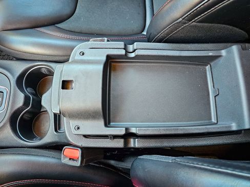 Used 2019 Jeep Cherokee Trailhawk w/ Cold Weather Group image 28