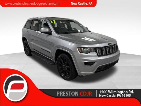 Used 2017 Jeep Grand Cherokee Altitude AWD/4WD image 1