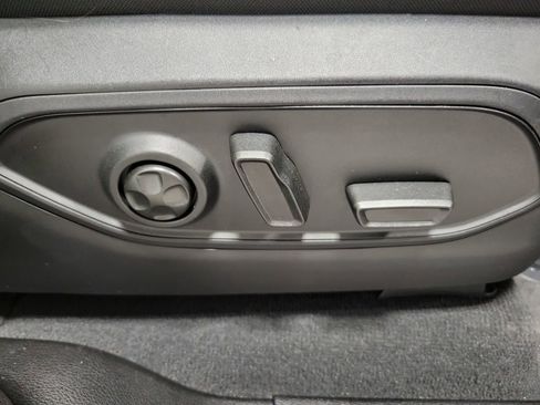 Certified 2024 Jeep Grand Cherokee Limited AWD/4WD image 24