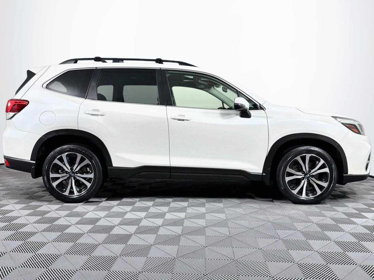 Used 2019 Subaru Forester Limited AWD/4WD image 27