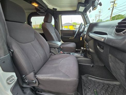 Used 2013 Jeep Wrangler Sport AWD/4WD image 32
