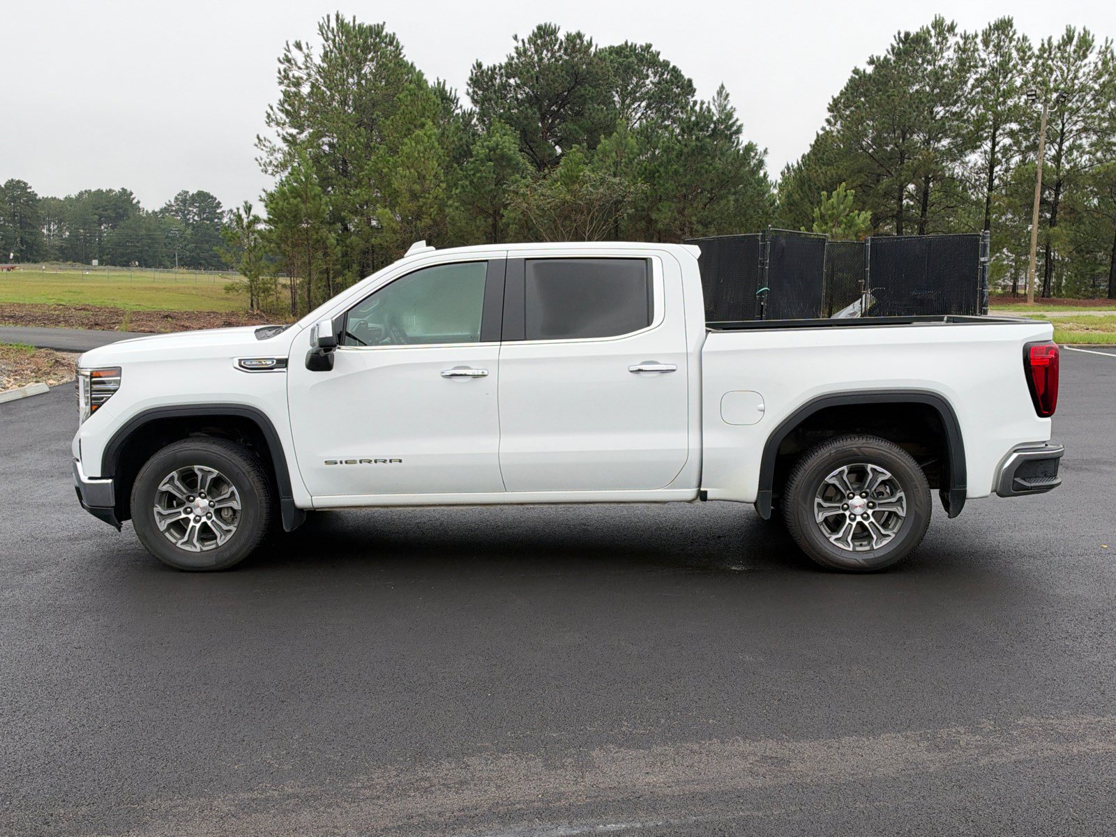 Used 2025 GMC Sierra 1500 SLT AWD/4WD image 8