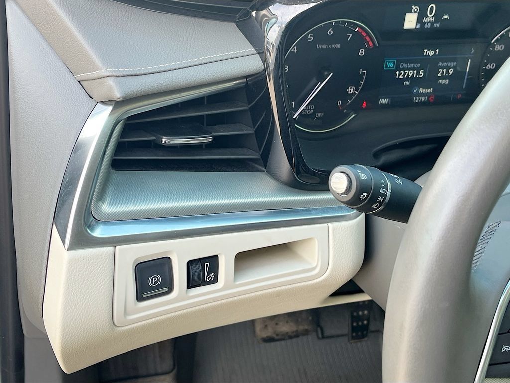 Used 2024 Cadillac XT5 Premium Luxury FWD image 10