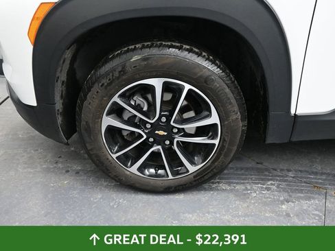 Used 2025 Chevrolet TrailBlazer LT w/ Driver Confidence Package image 15