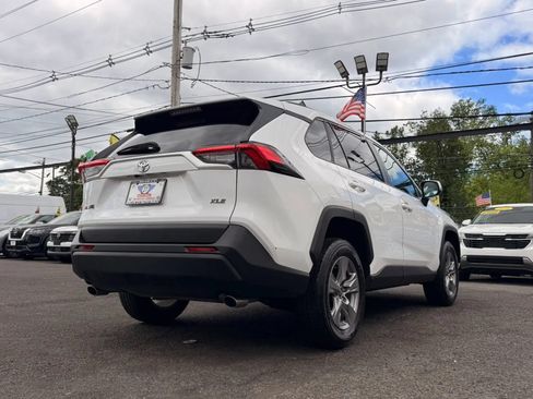 Used 2024 Toyota RAV4 XLE FWD image 9