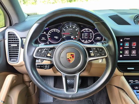 Certified 2022 Porsche Cayenne Platinum Edition AWD/4WD image 7