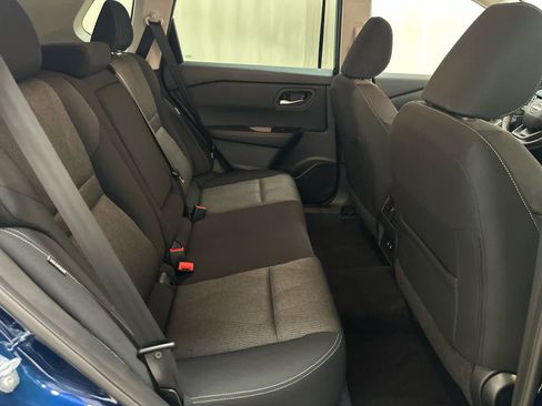 Certified 2025 Nissan Rogue SV image 18