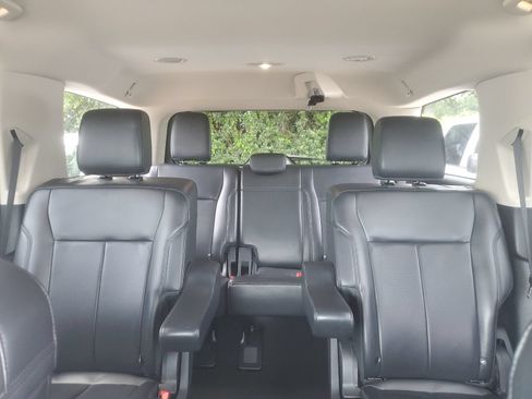 Used 2024 Ford Expedition XLT RWD image 13