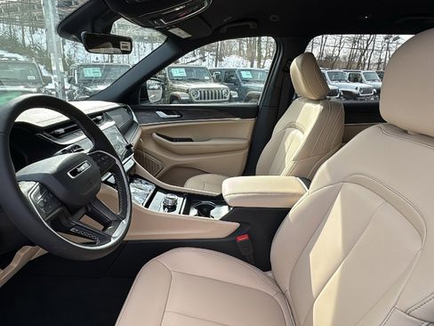 New 2026 Jeep Grand Cherokee L Limited image 11