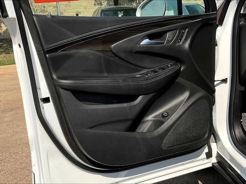 Used 2020 Buick Envision Essence image 26