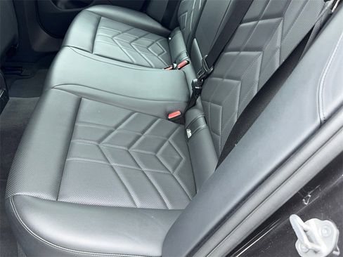 Used 2024 BMW 530i image 43