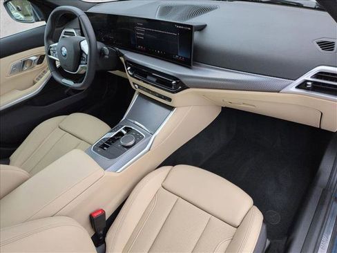 Used 2025 BMW 330i Sedan w/ Convenience Package image 23