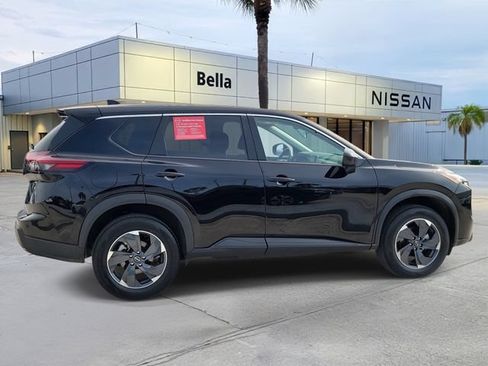 Used 2025 Nissan Rogue SV AWD/4WD image 7