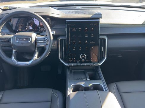 Used 2025 GMC Acadia Elevation w/ Elevation Premium Package image 10