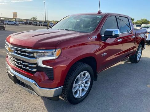 Used 2023 Chevrolet Silverado 1500 LTZ AWD/4WD image 2
