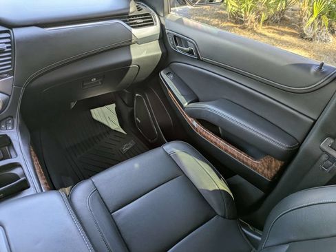 Used 2020 Chevrolet Tahoe Premier AWD/4WD image 17