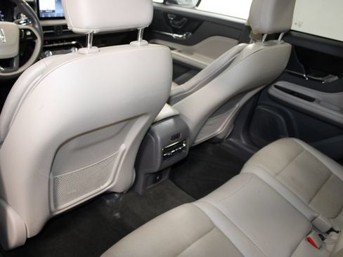 Used 2022 Lincoln Corsair AWD w/ Premium Package image 26