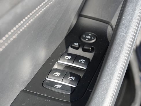 Used 2023 BMW X6 xDrive40i w/ M Sport Package image 34