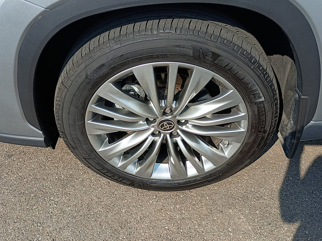 Used 2023 Toyota Highlander Platinum AWD/4WD image 10