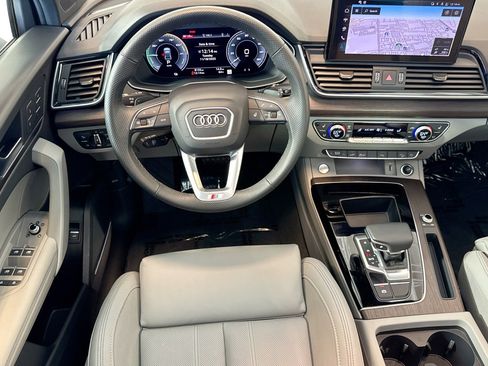 Used 2025 Audi Q5 e Premium Plus w/ Premium Plus Package image 21