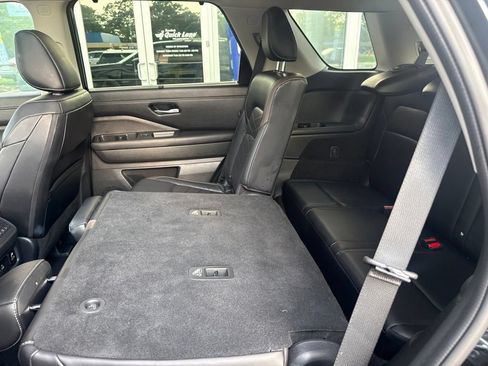 Used 2025 Nissan Pathfinder Platinum w/ Cargo Package FWD image 15