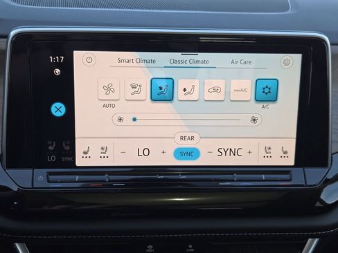 New 2026 Volkswagen Atlas SE image 15