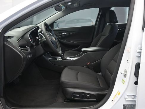 Used 2024 Chevrolet Malibu LT image 19
