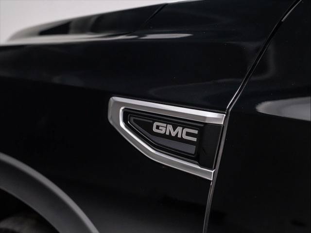 Used 2023 GMC Yukon XL Denali AWD/4WD image 15