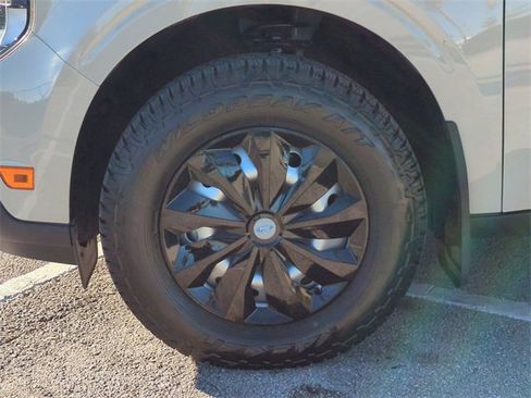 Certified 2025 Ford Maverick XL image 12